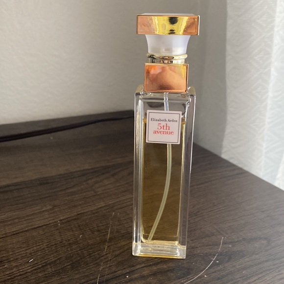 5th avenue By Elizabeth Arden - Picture 2 of 4